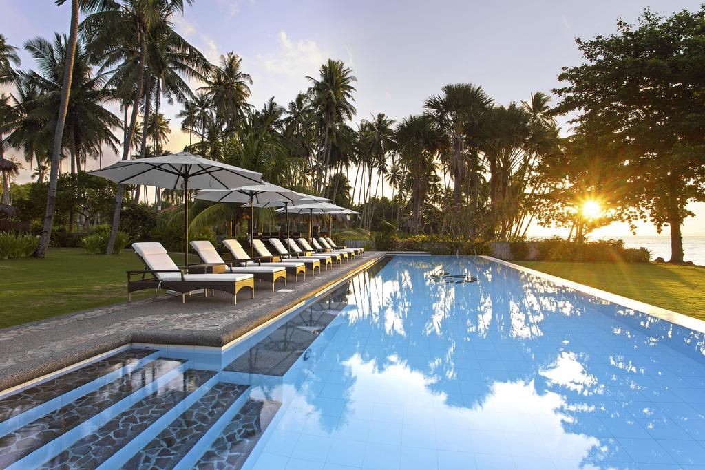 sunbeds Salaya Beach Houses