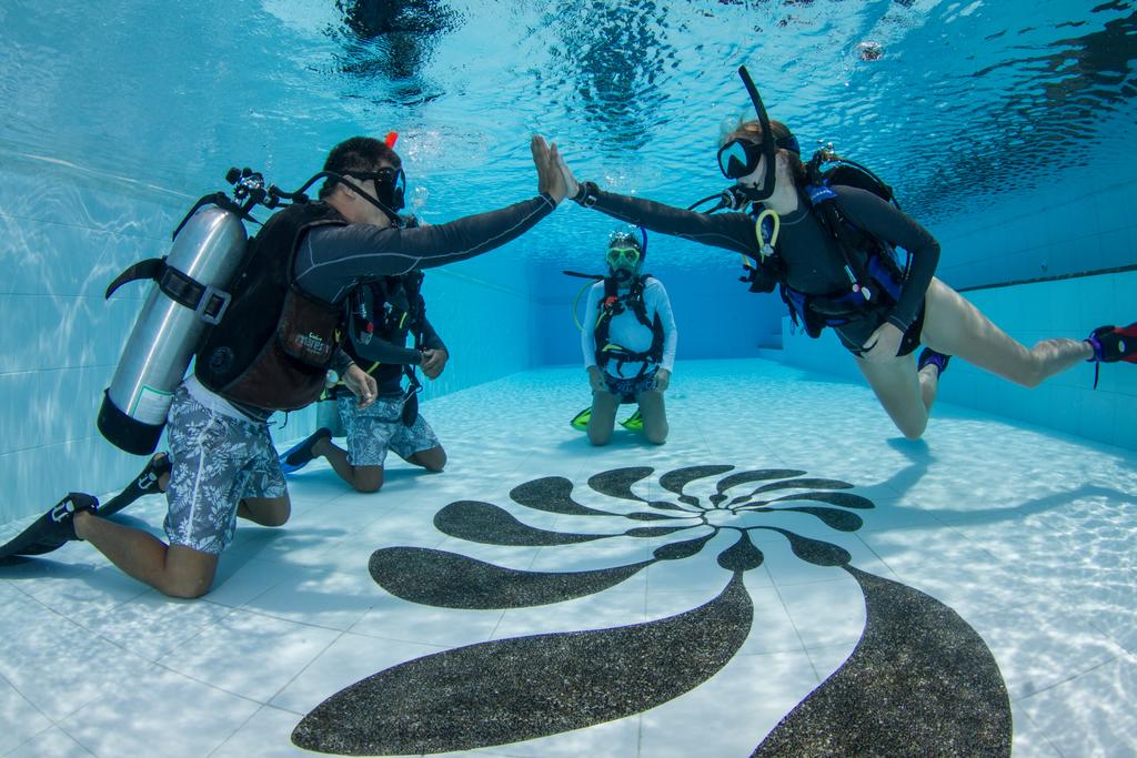 scuba diving Salaya Beach Houses